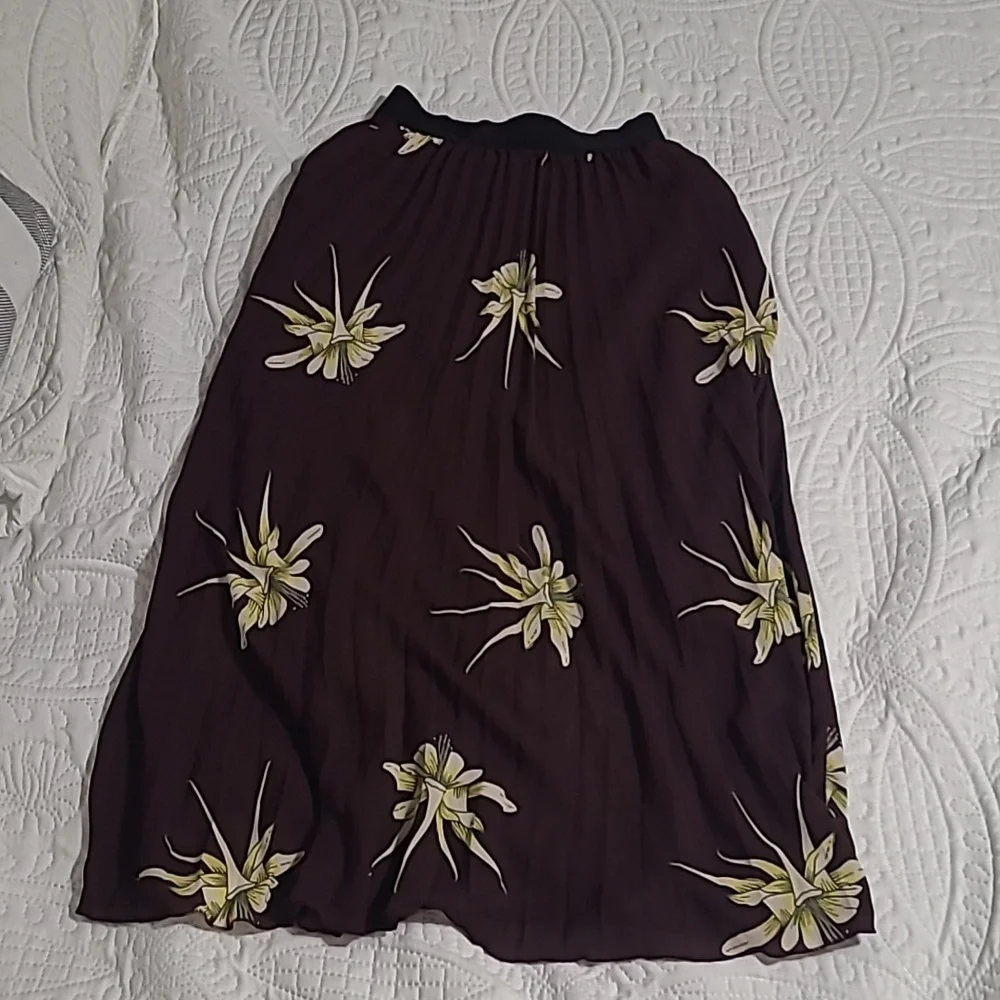 ☀️H&M eggplant chiffon long skirt ✨️ perfect for spring! - Picture 6 of 6